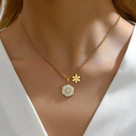 18K Gold Filled Enamel Flower Pendant Necklace (15.7" + 2") - Picture 1 of 6